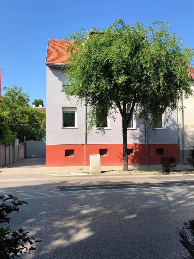Alpesi Apartman Downtown Sopron Exterior photo