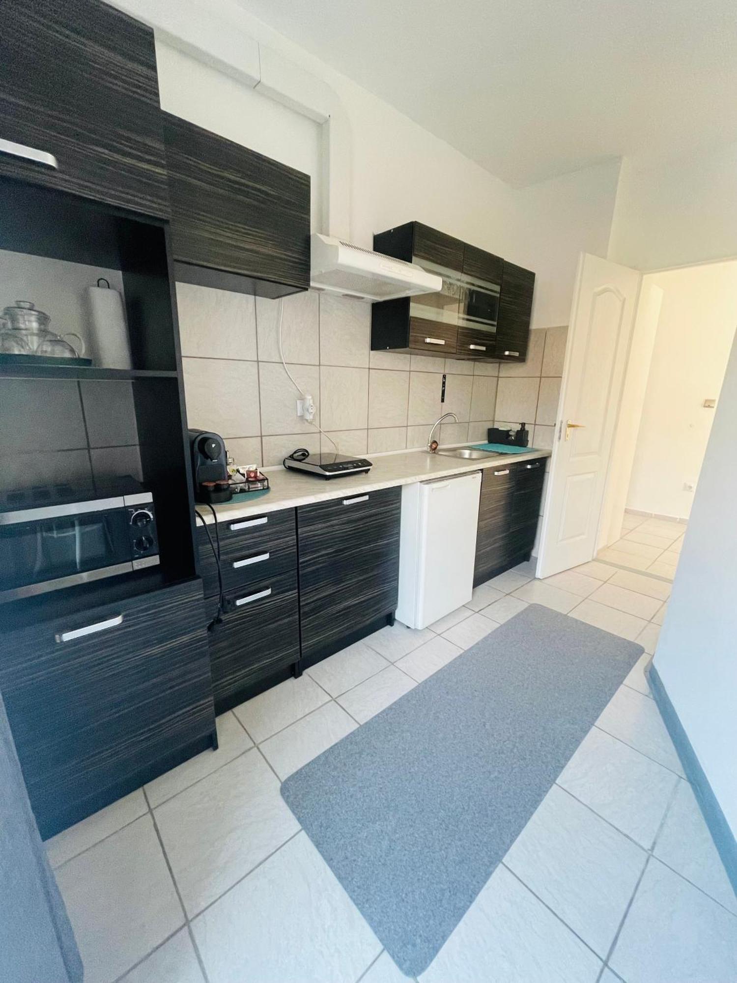 Alpesi Apartman Downtown Sopron Room photo